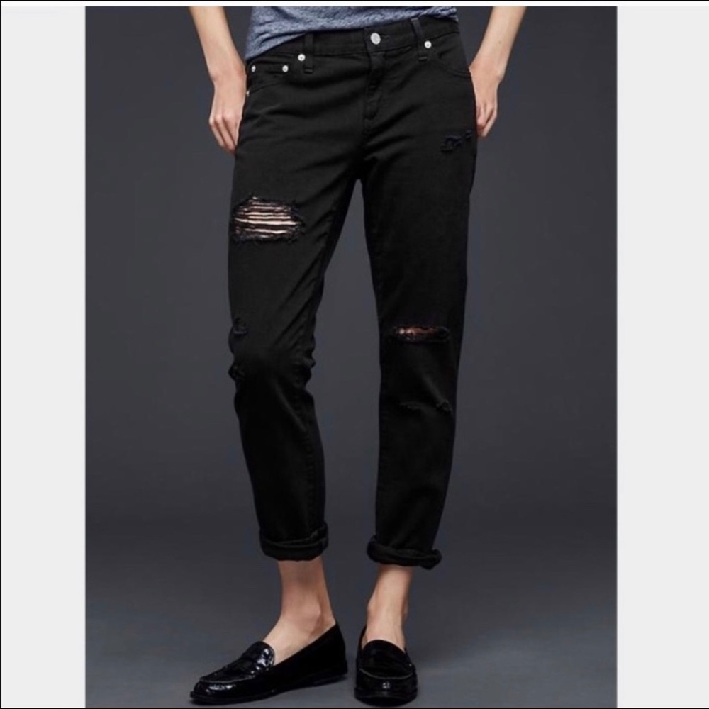 NWT Gap Black Mid-Rise Ripped Girlfriend Jeans